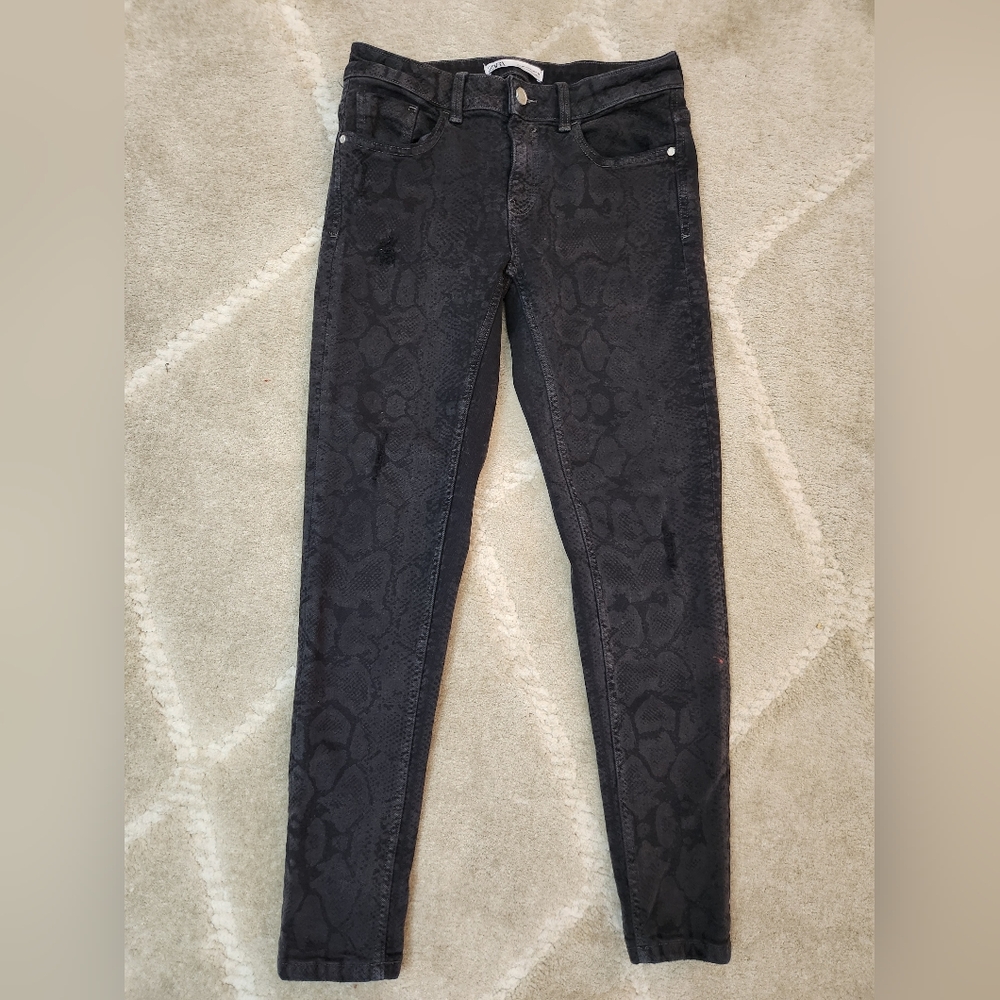 Women's Zara Size 6 Skinny Black Wash Snake Print Distressed Jeans